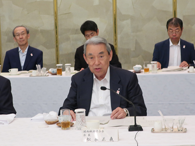 日本経済団体連合会首脳との昼食懇談会